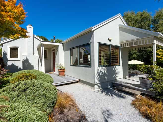 33 Dame Street, Waikouaiti