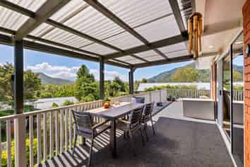 5 Moana View Road, Waikawa