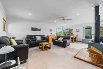 5 Moana View Road, Waikawa