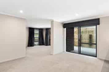 74 Fairfax Crescent, Pyes Pa