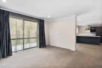 74 Fairfax Crescent, Pyes Pa