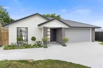 74 Fairfax Crescent, Pyes Pa