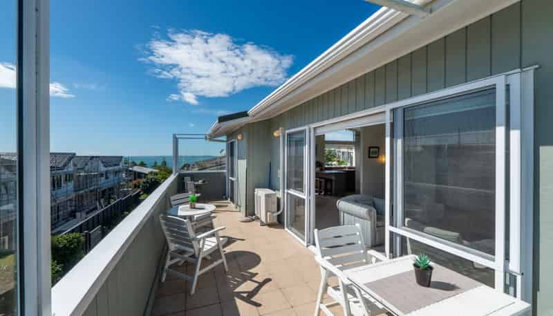 1/85 Deep Creek Road, Waiake