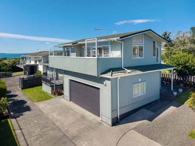 1/85 Deep Creek Road, Waiake