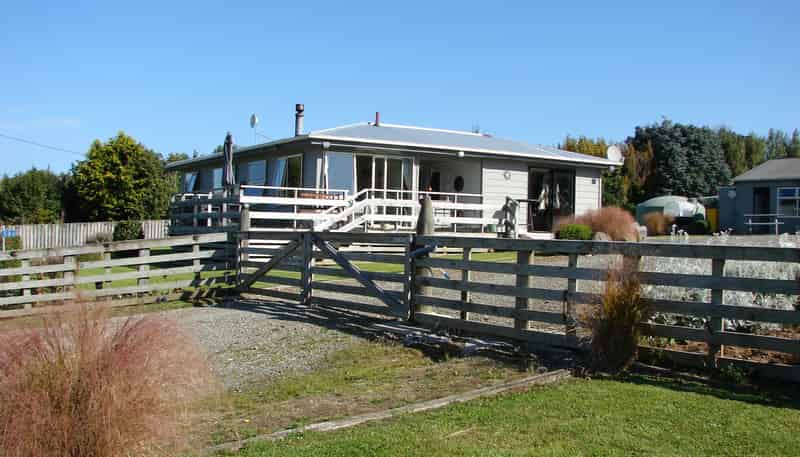 586 Niagara-Waikawa Road, Waikawa