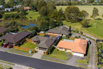 35 Cabeleigh Drive, Helensville