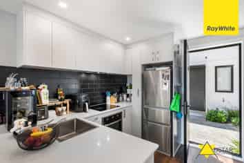 8 Tokai Place, Glen Eden