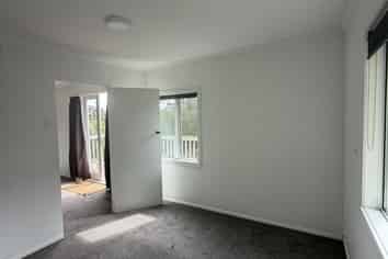 6A Kiriwai Road, Paremata