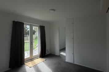 6A Kiriwai Road, Paremata