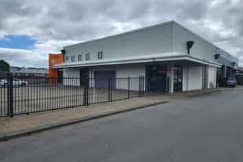 For lease - extrememly rare opportunity