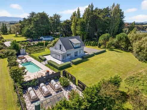 27 Vineyard Lane, Martinborough