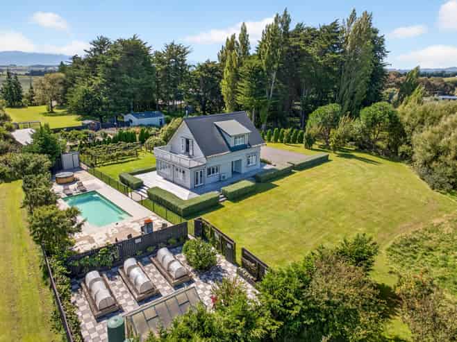 27 Vineyard Lane, Martinborough