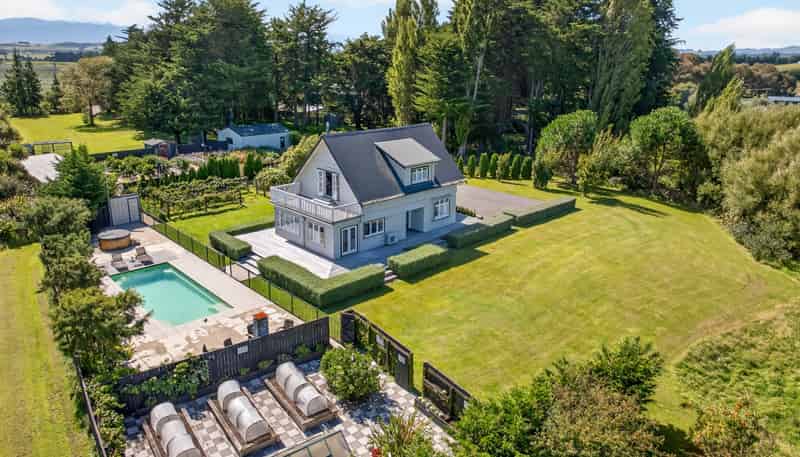 27 Vineyard Lane, Martinborough