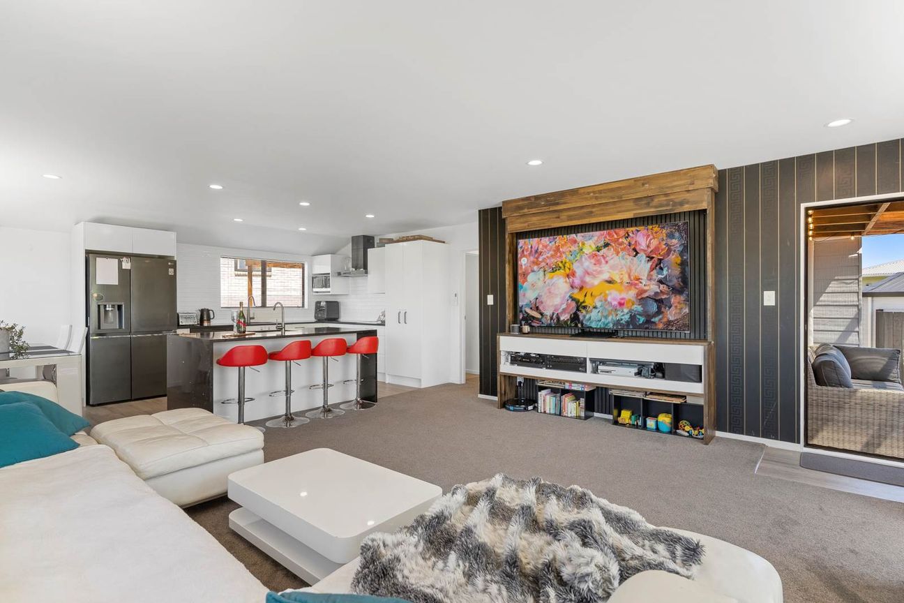 Priced to Sell! Vendor Committed Elsewhere - Vista 2