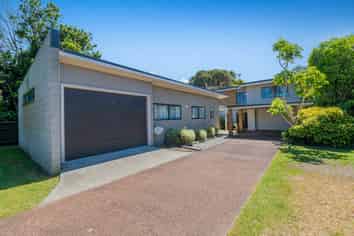 16 The Circle, Manly