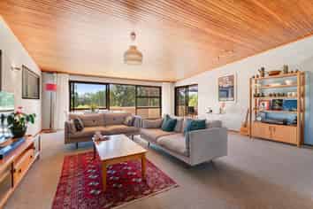 16 The Circle, Manly