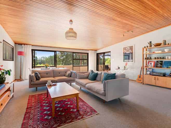 16 The Circle, Manly