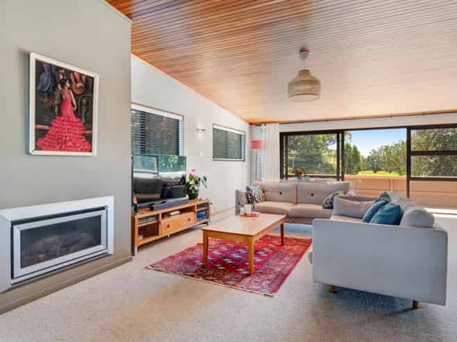 16 The Circle, Manly