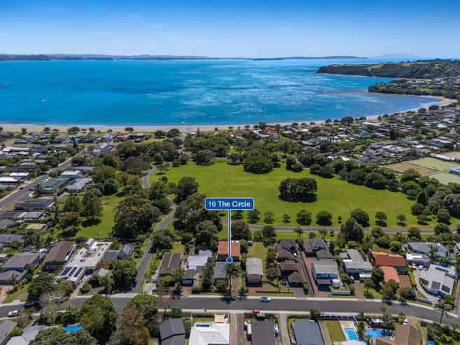 16 The Circle, Manly