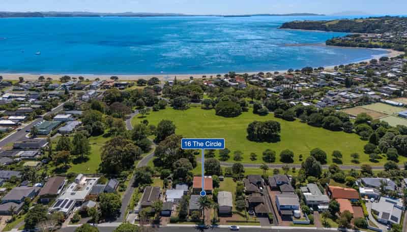 16 The Circle, Manly