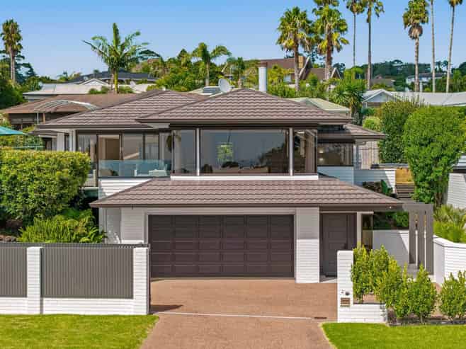 2 Esther Place, Red Beach