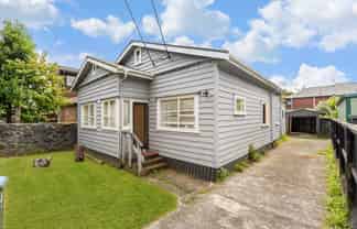 26 Cornwall Park Avenue, Epsom