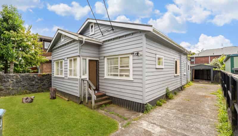 26 Cornwall Park Avenue, Epsom