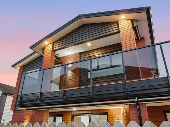 2/716 Massey Road, Mangere