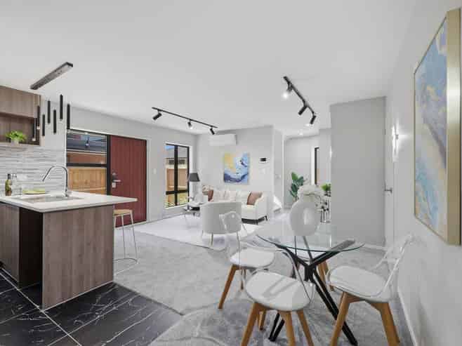 2/716 Massey Road, Mangere