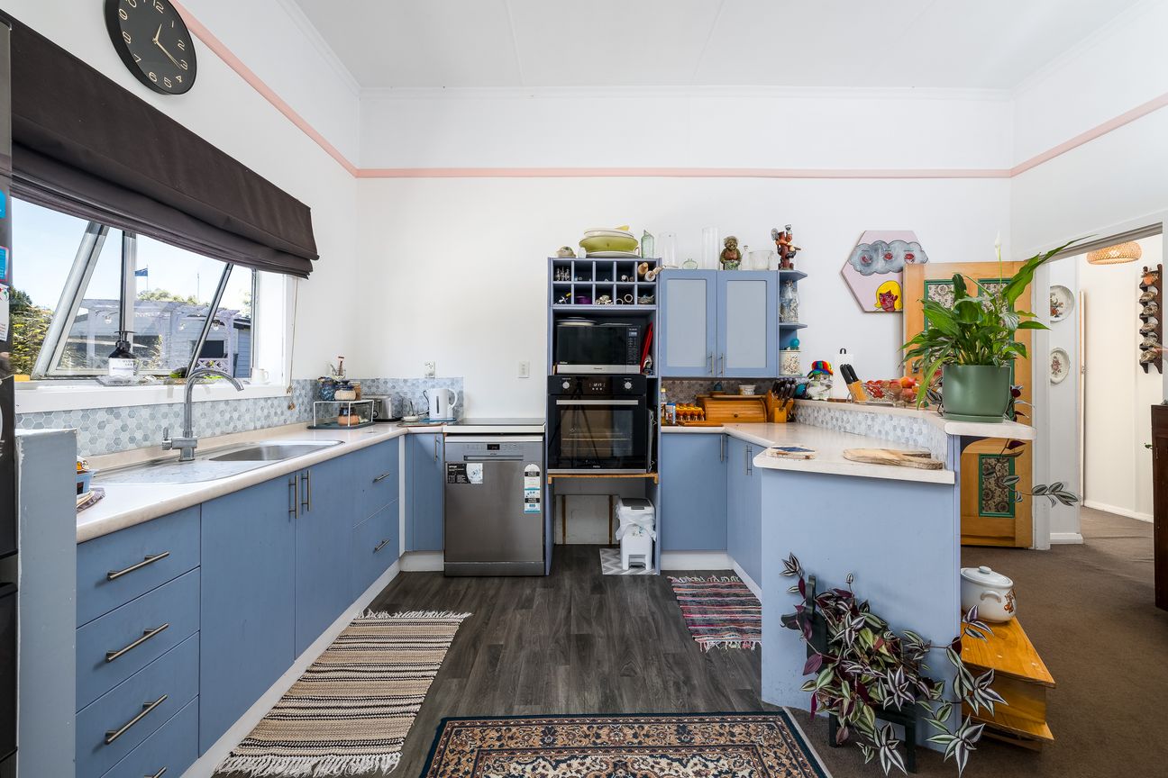 Family Space on a Fenced Half-Acre - Widok 4