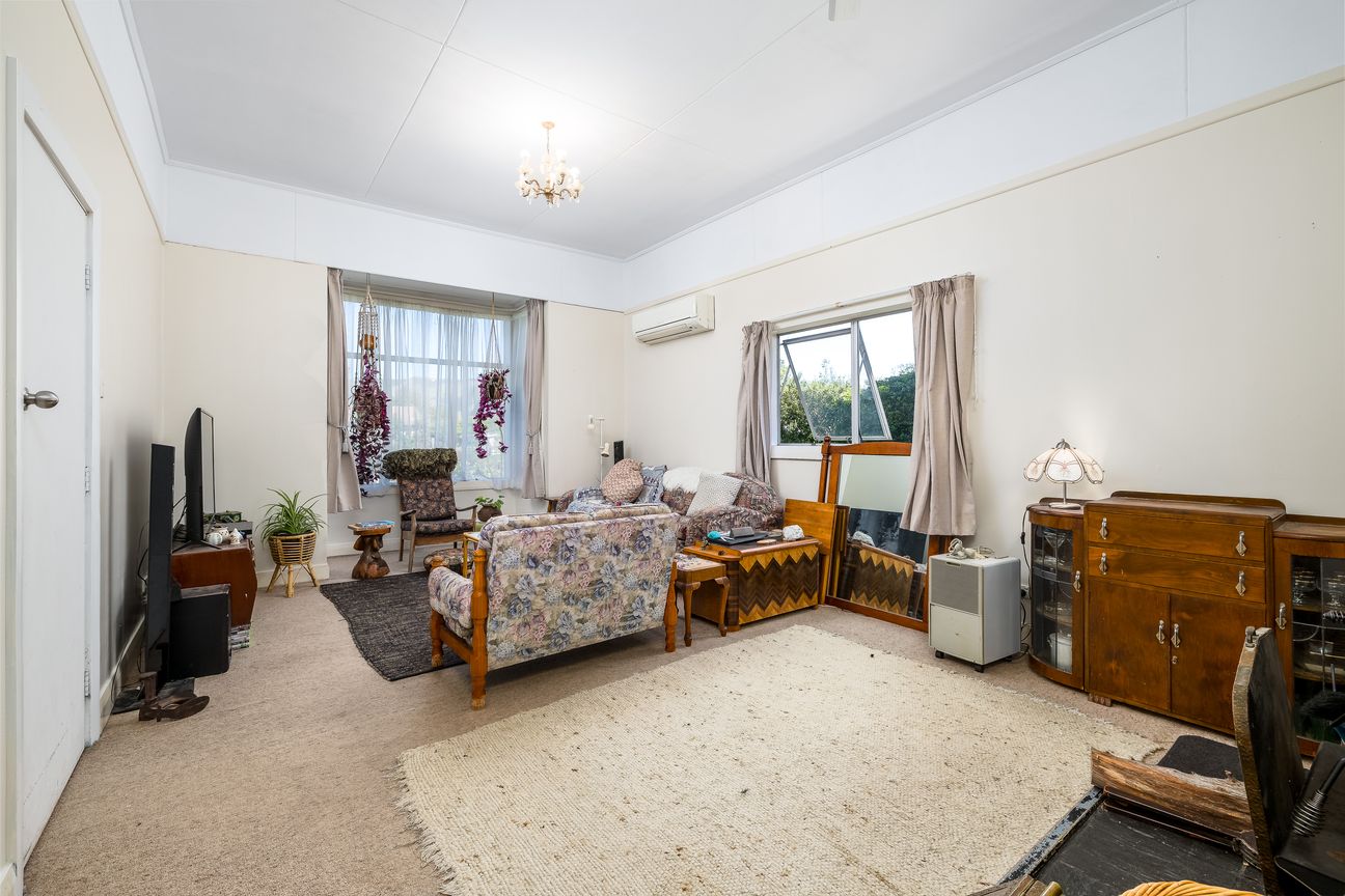 Family Space on a Fenced Half-Acre - Widok 3