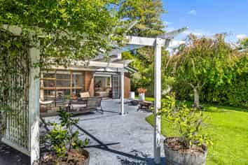 1 Acton Place, Saint Johns Hill