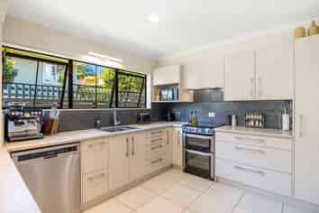 1 Acton Place, Saint Johns Hill