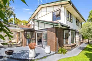 1 Acton Place, Saint Johns Hill