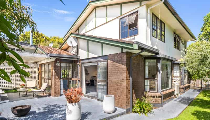 1 Acton Place, Saint Johns Hill
