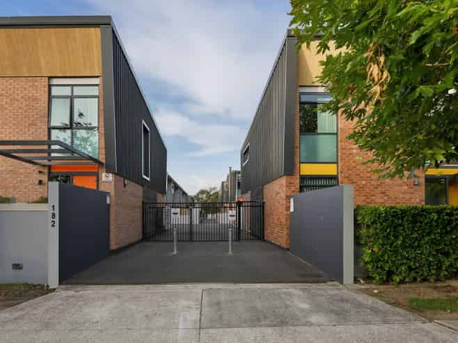 22/182 Flat Bush School Road, Flat Bush