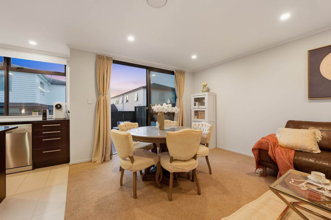 Urgent Sale! Family Home in Central Flat Bush - Bild 4