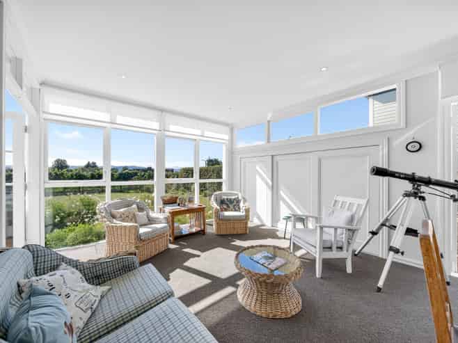 9 Roberts Street, Martinborough