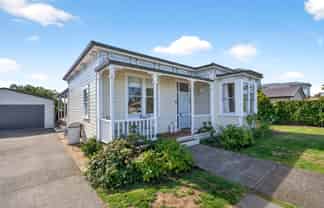 9 Roberts Street, Martinborough