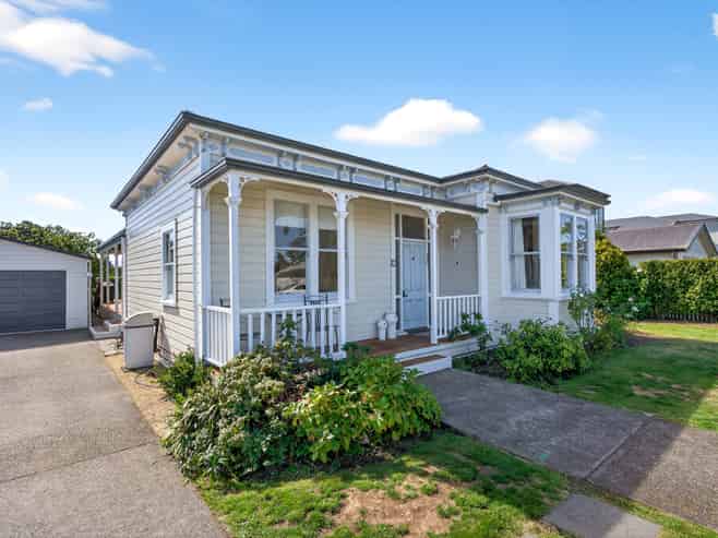 9 Roberts Street, Martinborough