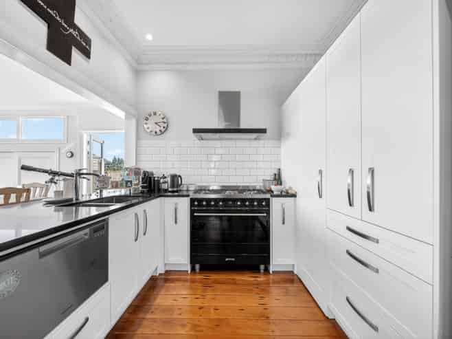 9 Roberts Street, Martinborough