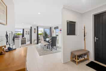 14 Poutawa Lane, Clarks Beach