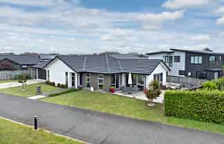 14 Poutawa Lane, Clarks Beach