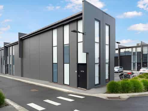 HIGH STUD SHOWROOM / INDUSTRIAL UNIT
