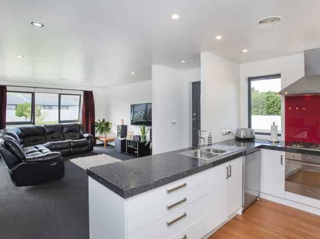 36 Sterling Park, Lytton West