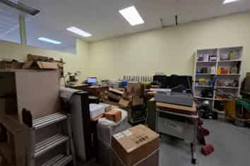ROSEBANK RD OFFICE/SHOWROOM