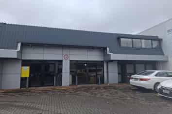 ROSEBANK RD OFFICE/SHOWROOM