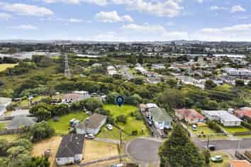 11 Kingsford Place, Otara