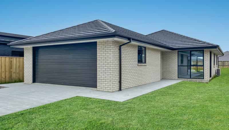 24 Crossley Av, Woodend