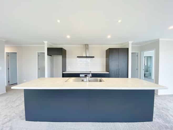 24 Crossley Av, Woodend